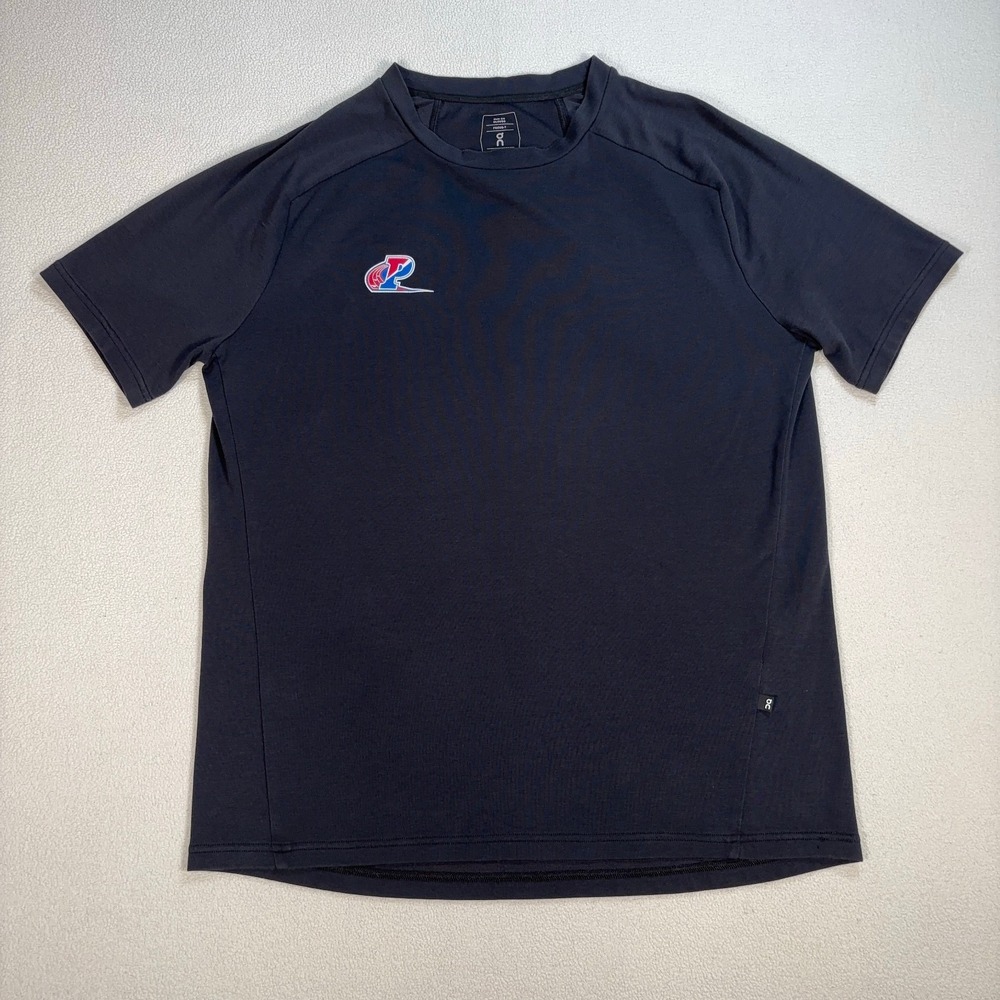 On Focus T-Shirt Men's M Black Stretch Run Penn Relays Logo On Clounds‎ Gym